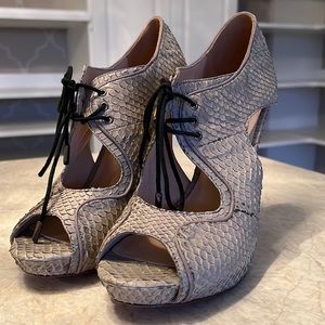 Womens Size 8M Pour La Victoire Grey Matte Snake Laceup Peep Toe Heels